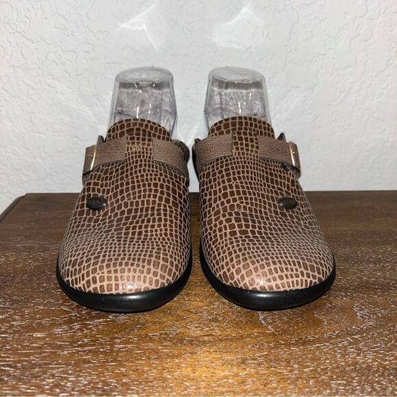 Fly Flot Leather Slip On Mule Clog Shoes - Picture 3 of 8